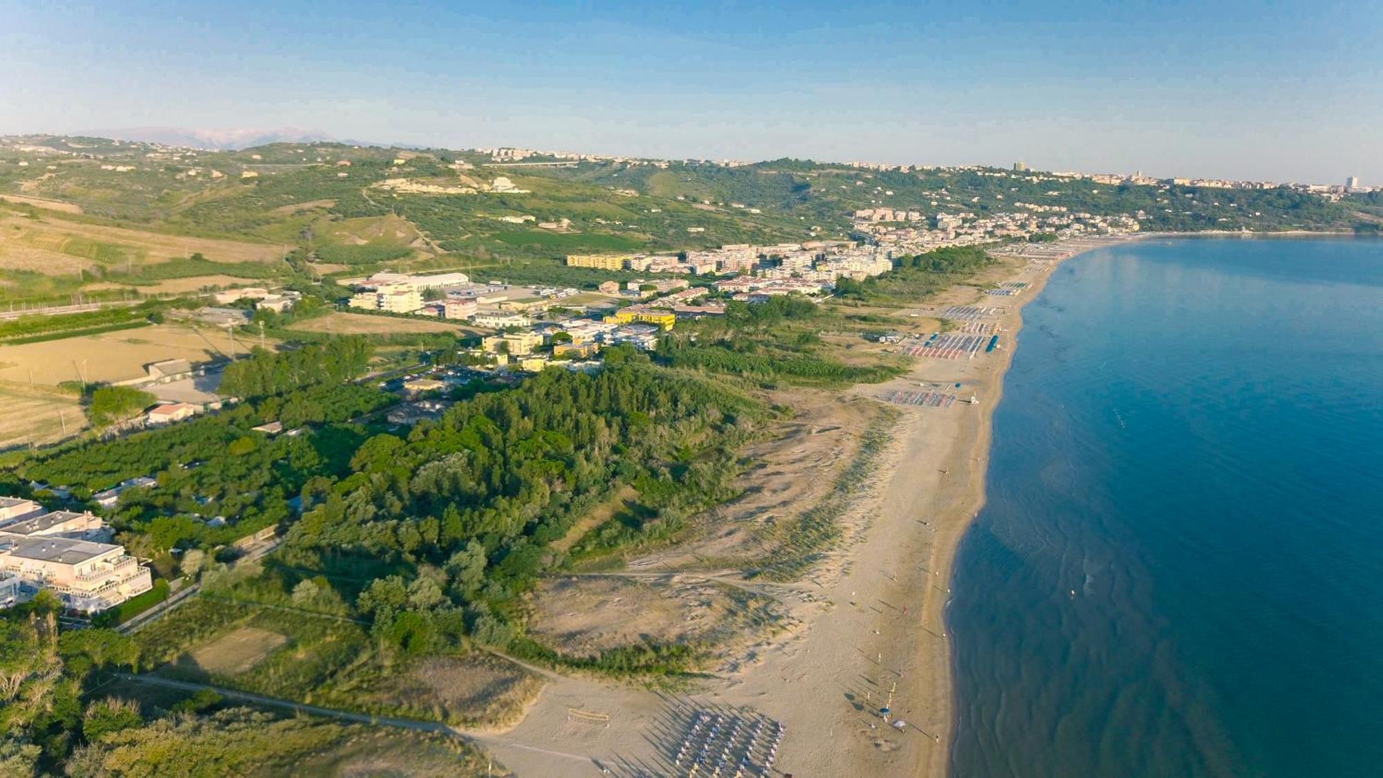 Camping & Residence Il Pioppeto Vasto Bagian luar foto